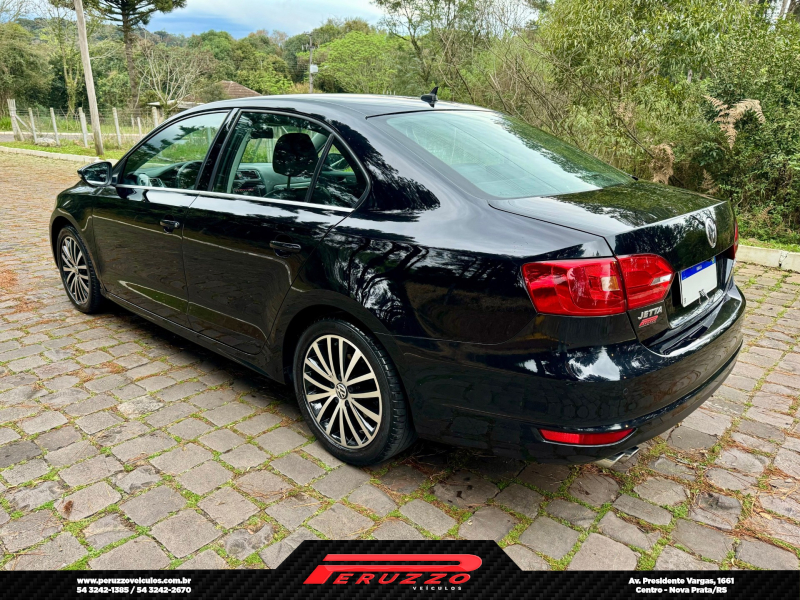 JETTA HIGHLINE 2.0 TSI AT.