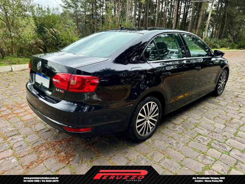 JETTA HIGHLINE 2.0 TSI AT.